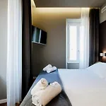 Ama 18 Suites By 
