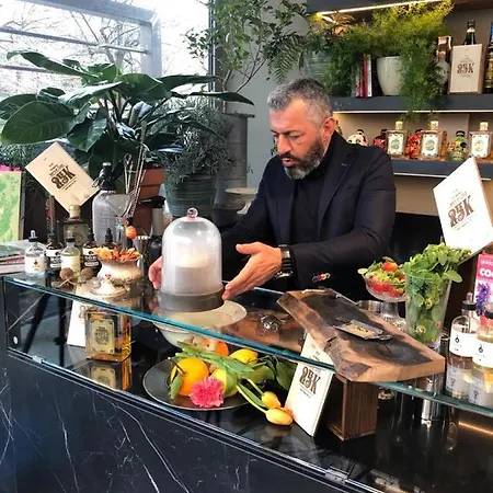 Ama 18 - The House Of Travelers- Como