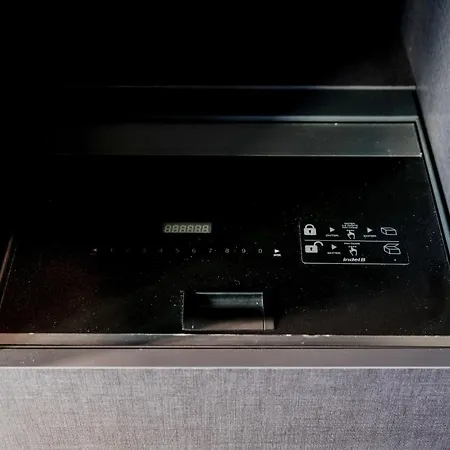 Ama 18 - The House Of Travelers- 3* Como