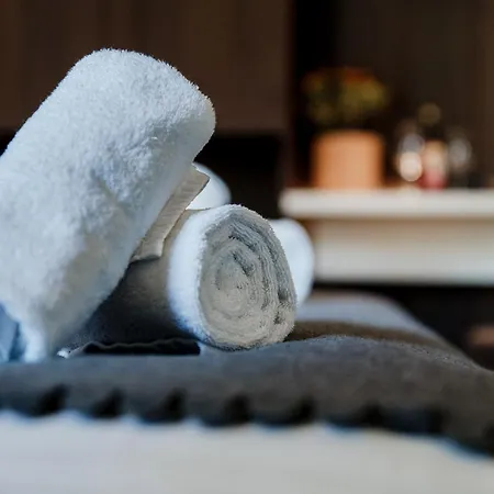 Ama 18 - The House Of Travelers- 3* Como