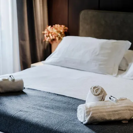 Ama 18 - The House Of Travelers-