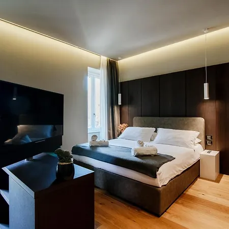 Ama 18 - The House Of Travelers- 3* Como