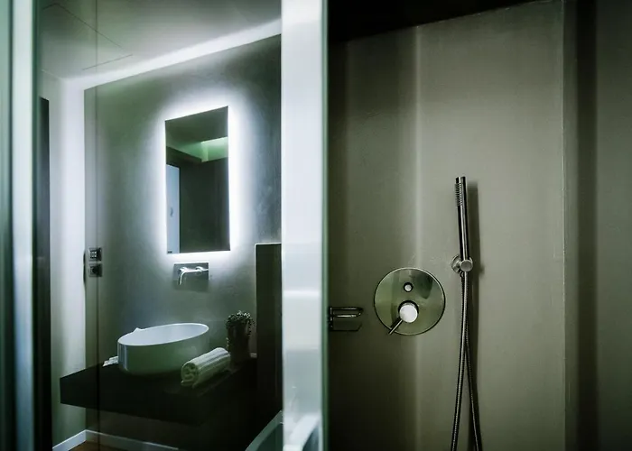 Ama 18 Suites By 