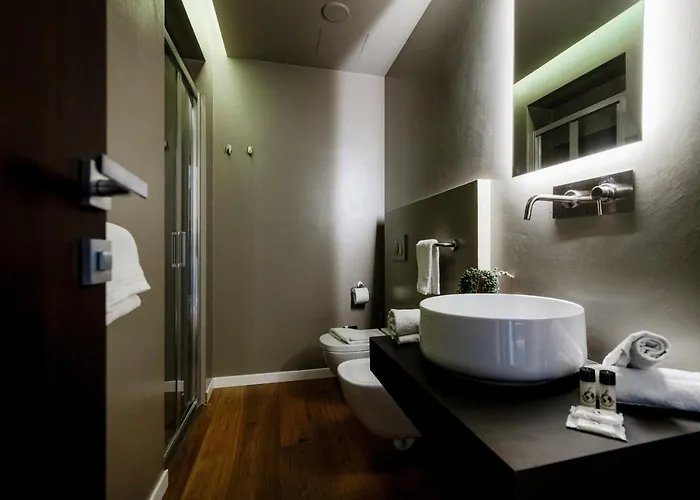 Ama 18 Suites By 