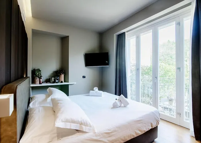 Ama 18 Suites By 