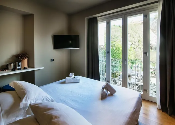 Ama 18 Suites By 