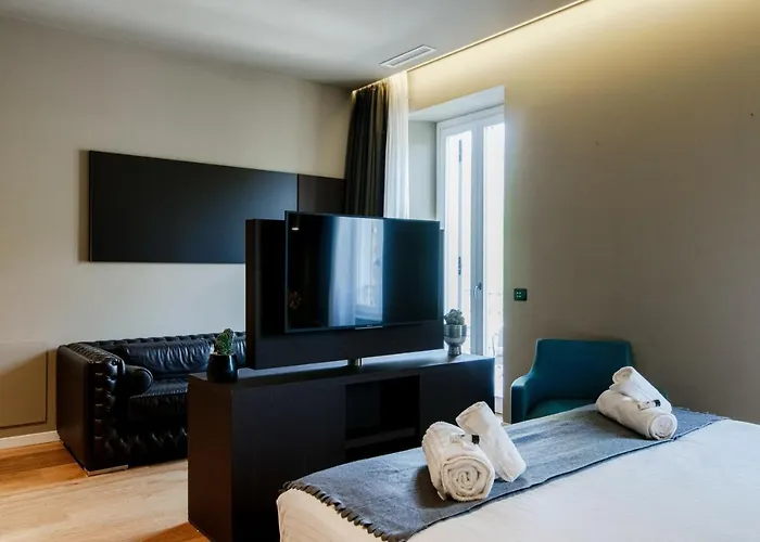 Ama 18 Suites By 