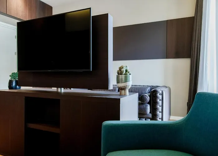 Ama 18 Suites By 