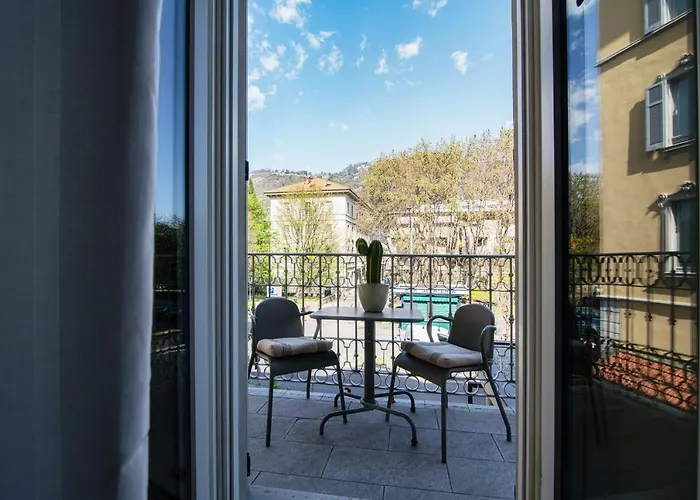 Ama 18 Suites By 