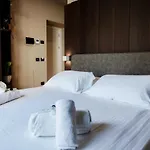 Ama 18 Suites By 