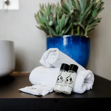 Ama 18 - The House Of Travelers- Guest house Como