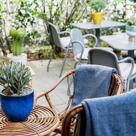 Ama 18 - The House Of Travelers- Como