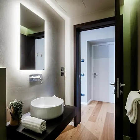 Ama 18 - The House Of Travelers- Guest house