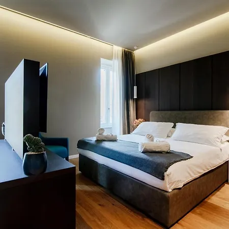 Ama 18 - The House Of Travelers- Guest house Como