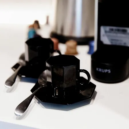 Ama 18 - The House Of Travelers-