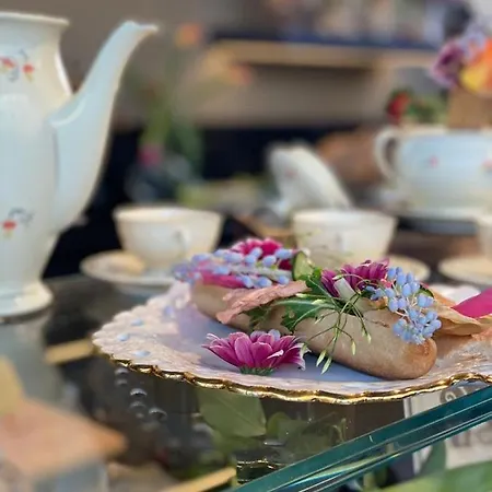 Ama 18 - The House Of Travelers- Guest house Como